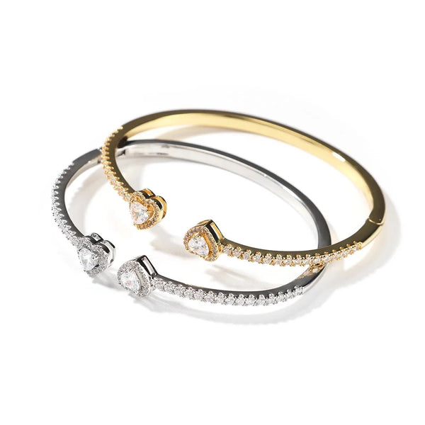 CLASSY HEART BANGLE